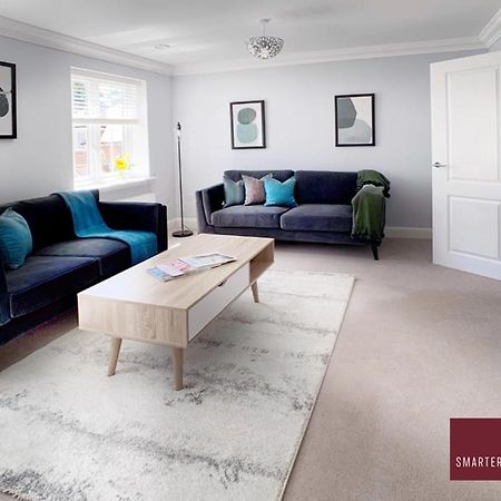 Maidenhead, Leander - 3 Bedroom - Parking & Garden Eksteriør bilde
